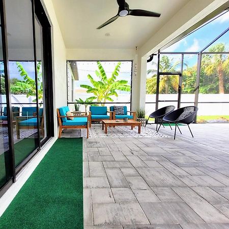 Blue Door Retreat - Luxury Pool Home - Sleeps 8 Cape Coral Exterior photo